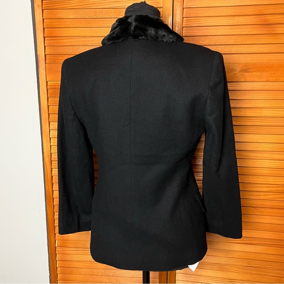 Oleg Cassini Black Blazer with Faux Fur Collar - Picture 4 of 6